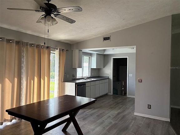 3rd image of 17455 MASTEN AVENUE