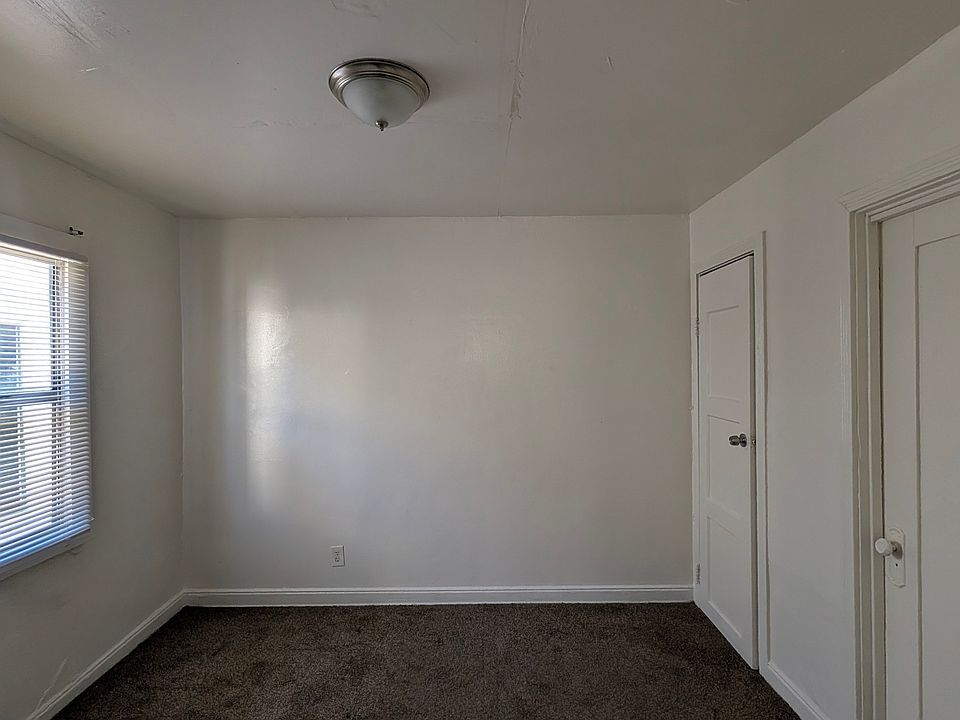 2nd image of 861 W Manchester Ave APT 5