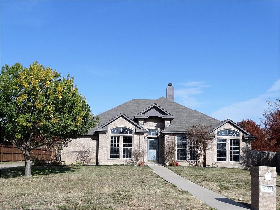 1st image of 2533 E Windsor Dr