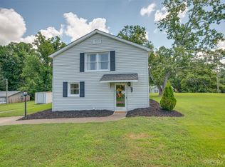 124 Maiden Ln, Forest City, NC 28043