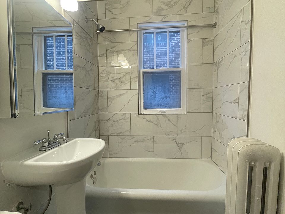1st image of 1023 Grand Ave APT 2