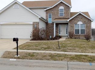 951 Silver Lake View Dr, Pacific, MO 63069
