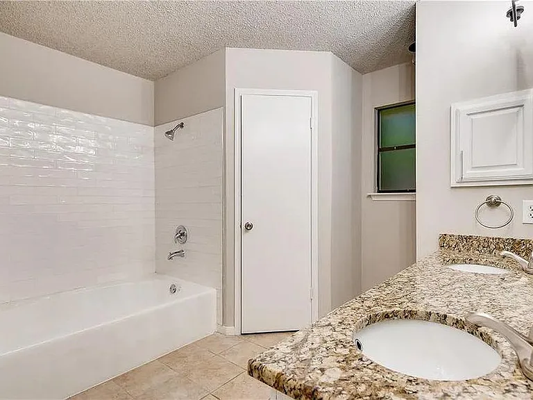 2110 Taylor Simonetti Ave — Photo 12