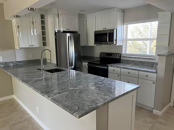 2nd image of 230 NE 26th Avenue #207