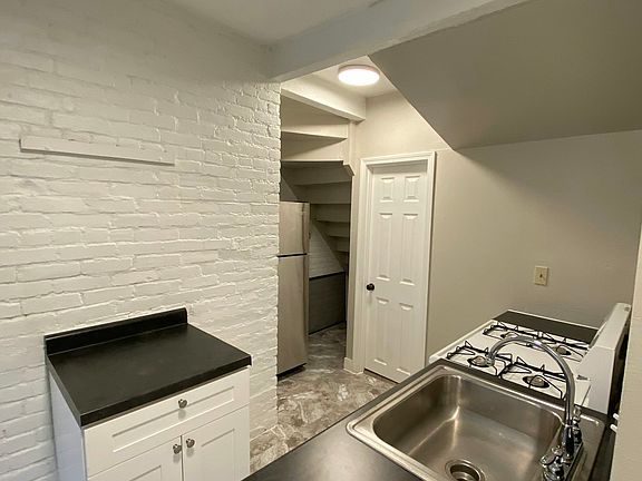 5th image of 1701 Fulton Rd APT 4