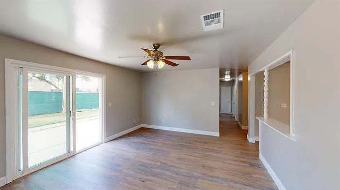 3245 N Claremont Ave #1 — Photo 3