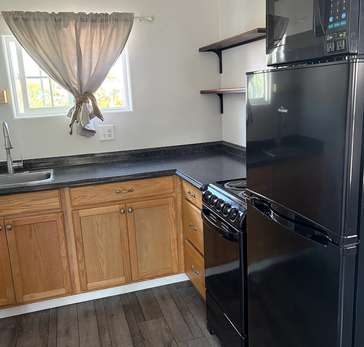 Studio, 250 sqft, $1,200 — Photo 1