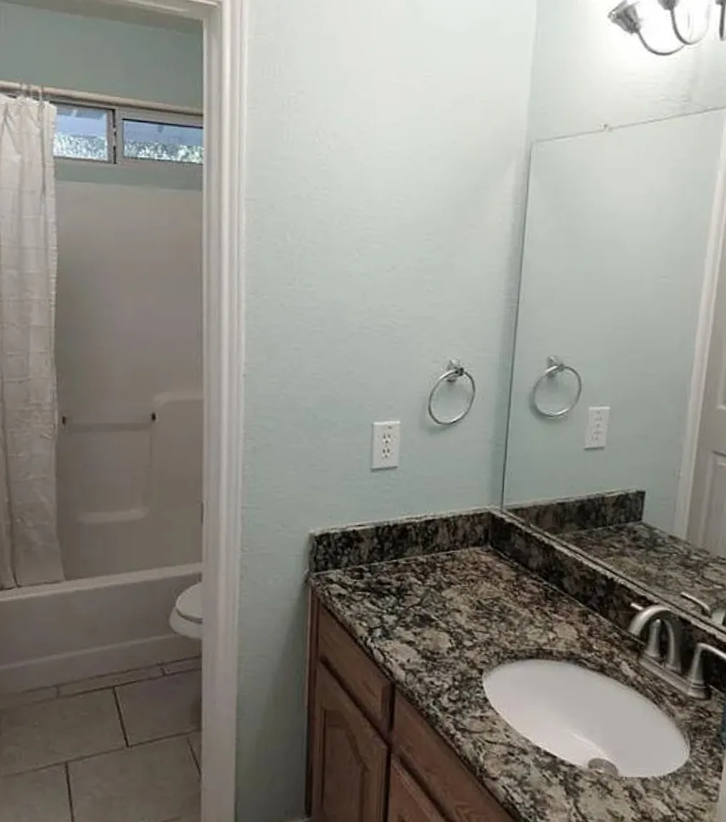 4 bed, 2546 sqft, $2,850 — Photo 3
