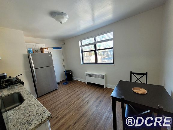 5th image of 2013 W Morse Ave #D1