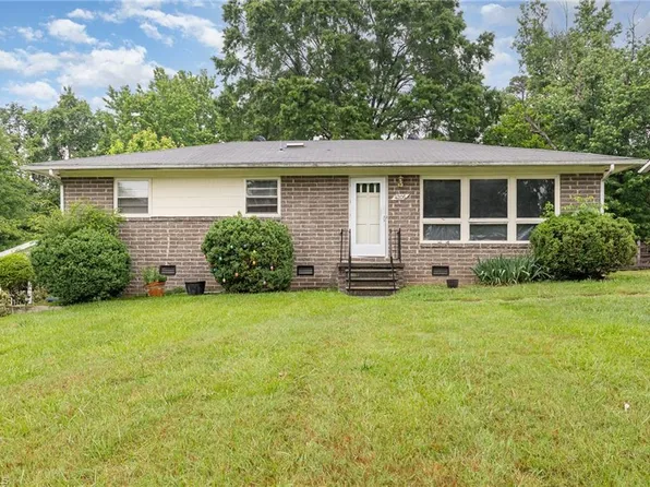 4205 Kildare Dr, Greensboro, NC 27405