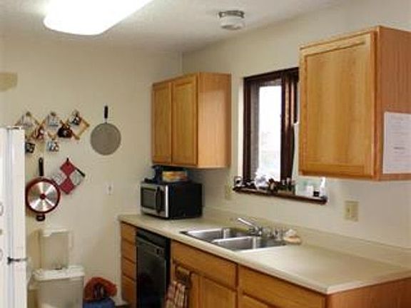5th image of 305 Cindy Dr #B