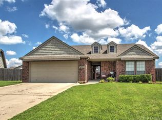 3433 E Trenton St, Broken Arrow, OK 74014