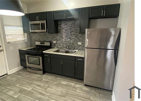 2nd image of 6049 S King Dr #2
