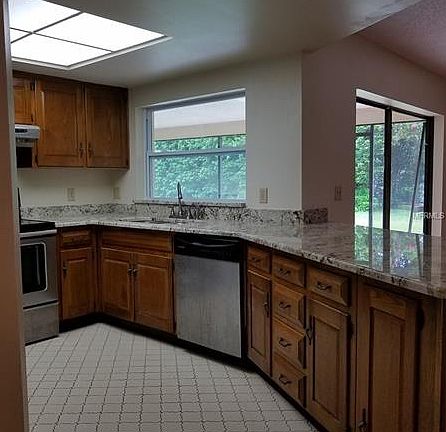 5th image of 9206 Regents Park Dr
