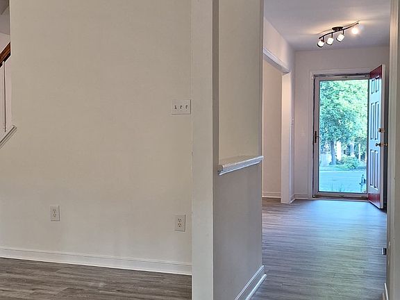 4th image of 3005 Oaken Walk Pl