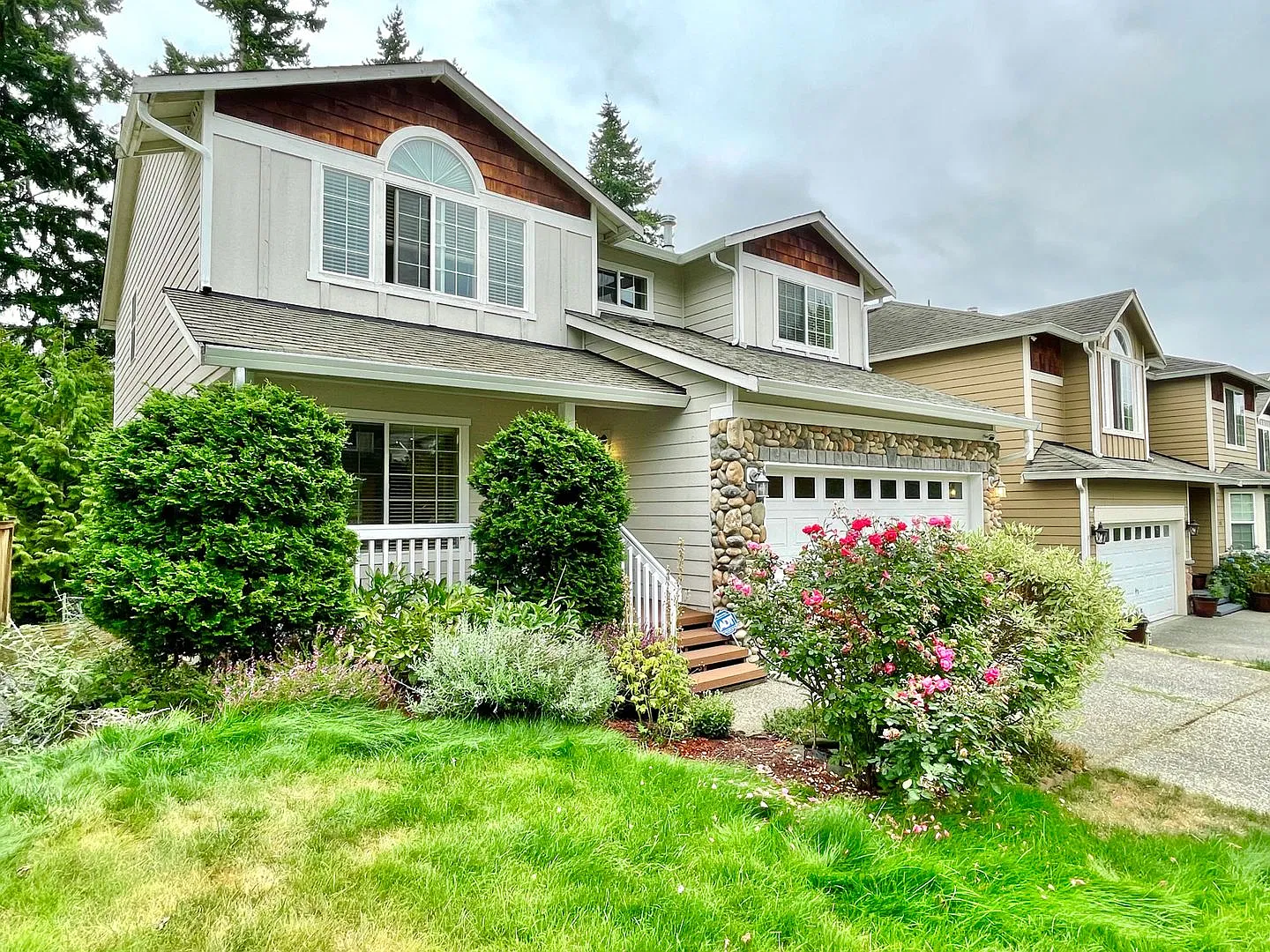 Beautiful 4-Bedroom Home in Desirable Silver Lake Community! — Photo 3