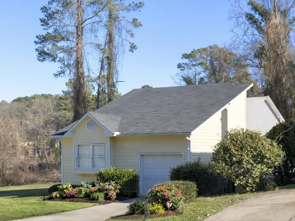 2432 Calvert Dr, Raleigh, NC 27610