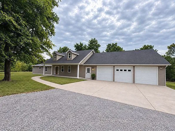 14052 Summer Rd, Benton, IL 62812