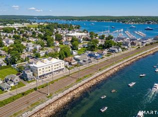 185 Main St #305, Niantic, CT 06357