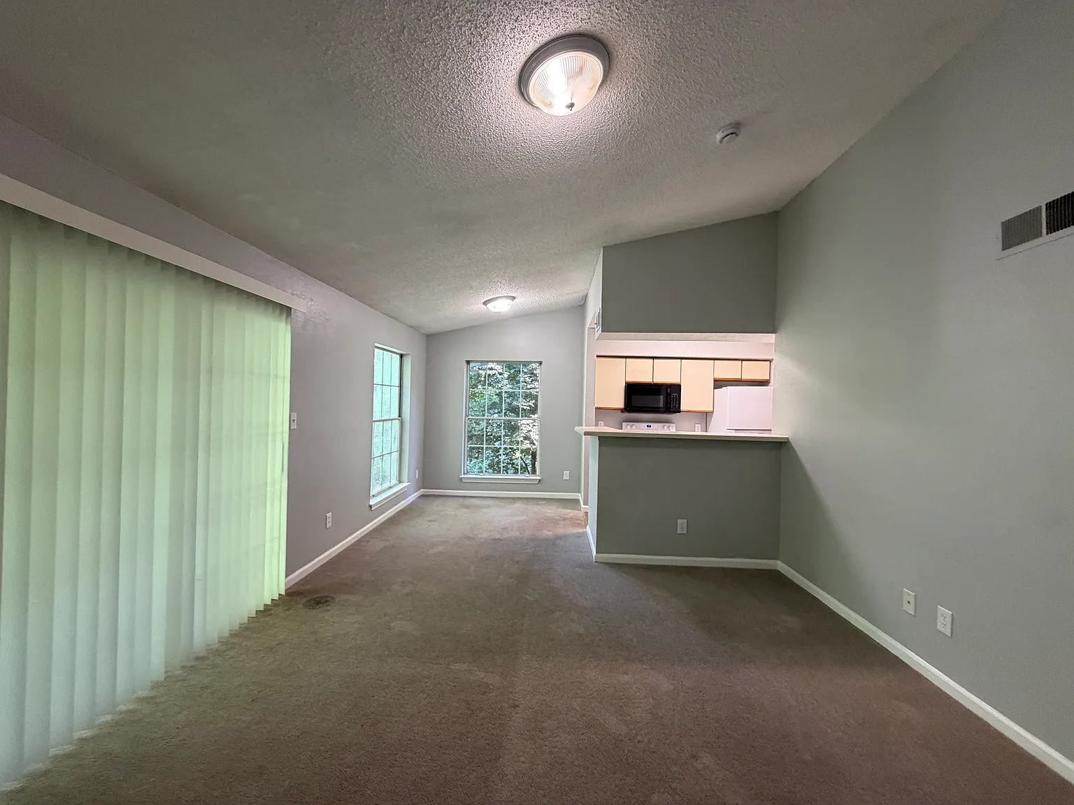 2 bed, $1,550 — Photo 2