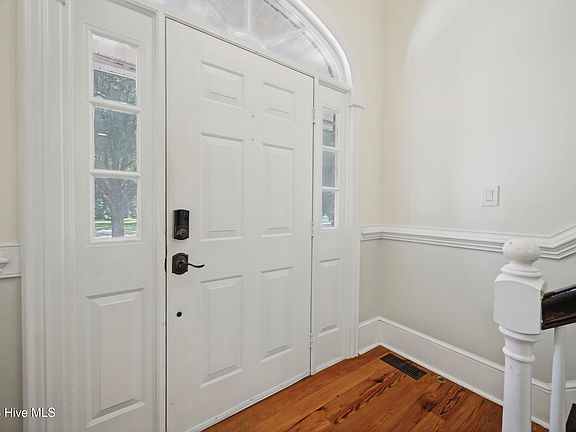 4th image of 103 Queen Anne Drive