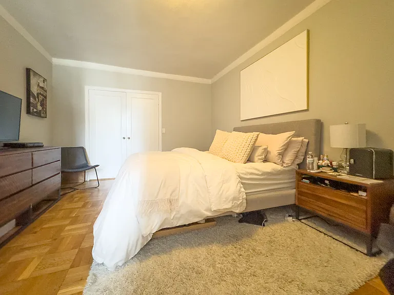115 E 72nd St #4B — Photo 9