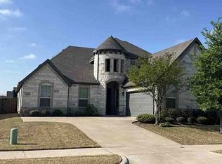 100 Red Pine Dr, Red Oak, TX 75154
