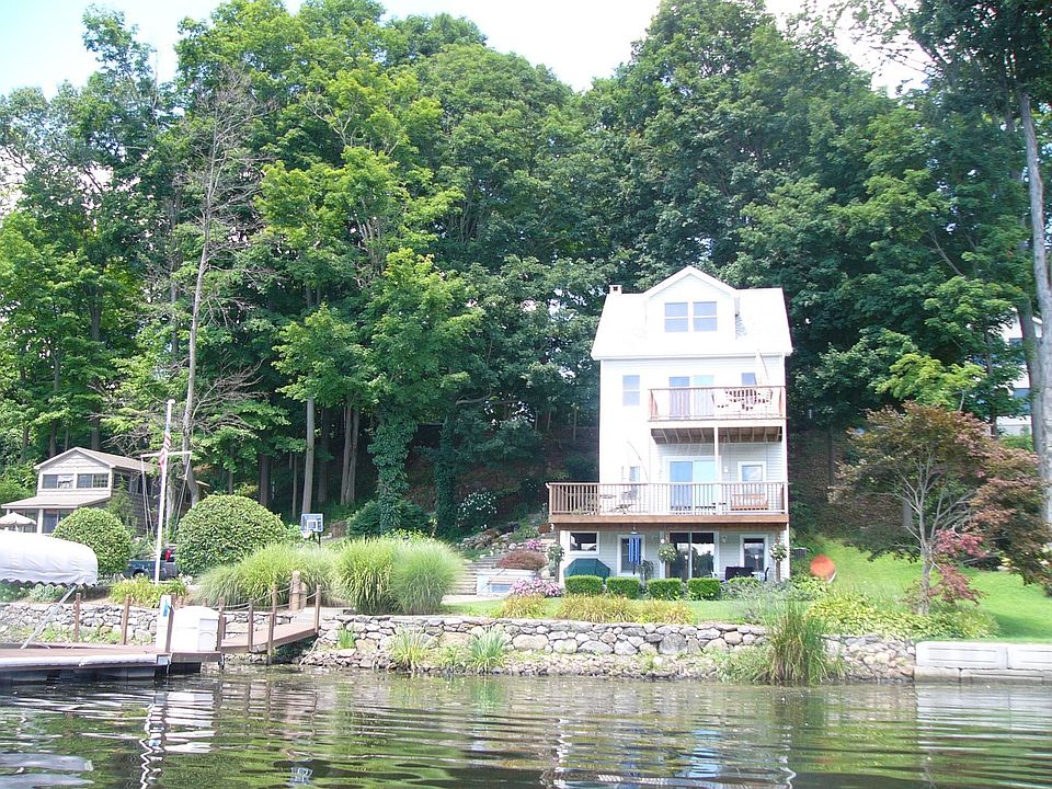 2nd image of 336 Fish Rock Rd