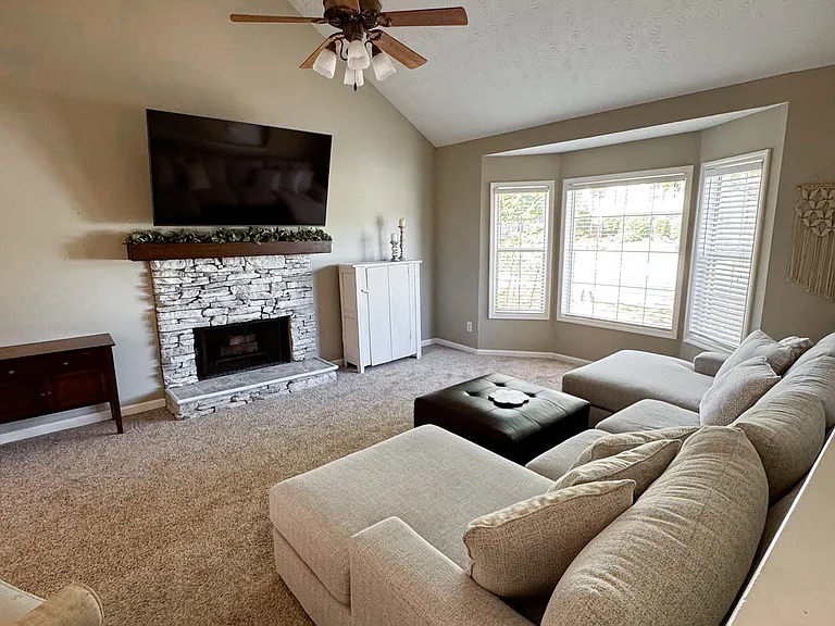 4056 Lenox Park Dr #A — Photo 32