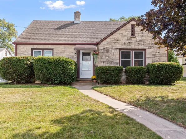 713 West Larabee STREET, Port Washington, WI 53074