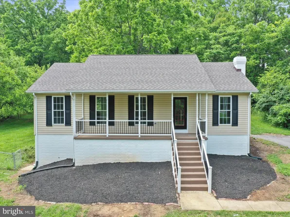 360 New Meadow Dr, Kearneysville, WV 25430