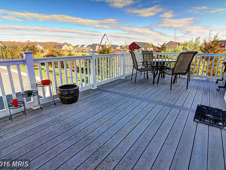 25095 Croxley Green Sq — Photo 4