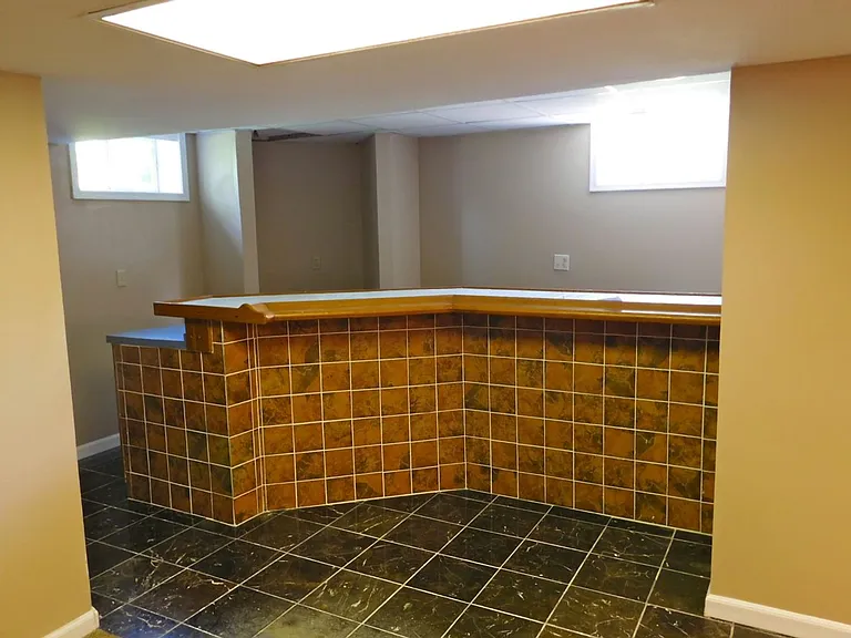 7608 Kyles Station Rd — Photo 29