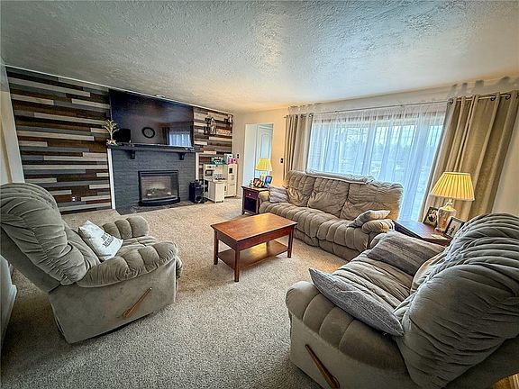 4th image of 125 Shanahan Rd