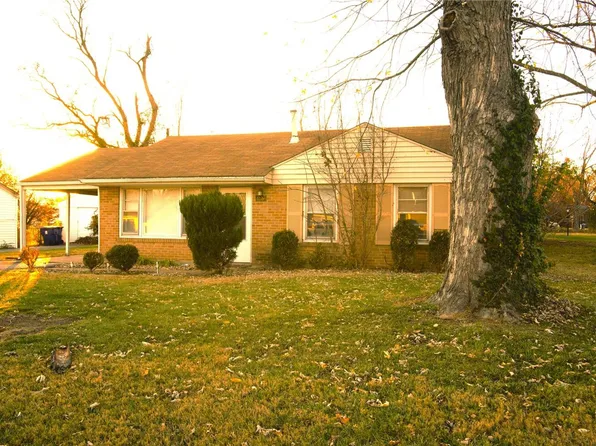 4223 Saint Leonard Ln, Saint Ann, MO 63074