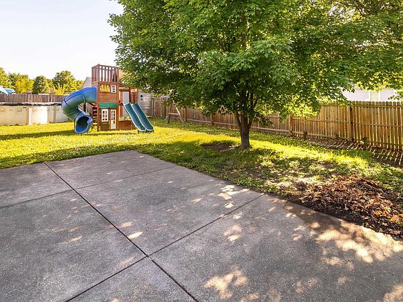 4th image of 4911 Yellowstone Dr