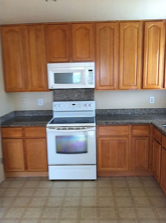 16041 Liberty St photo 1