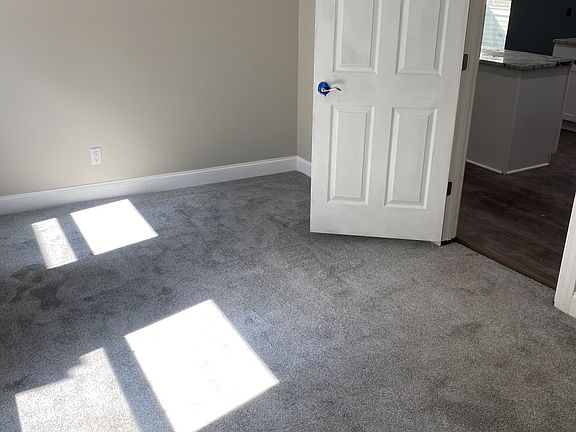 2nd image of 427 Hoyt St #1