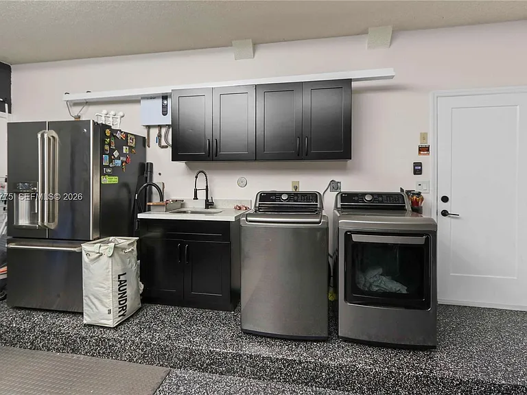 1530 Lacosta Dr W — Photo 26