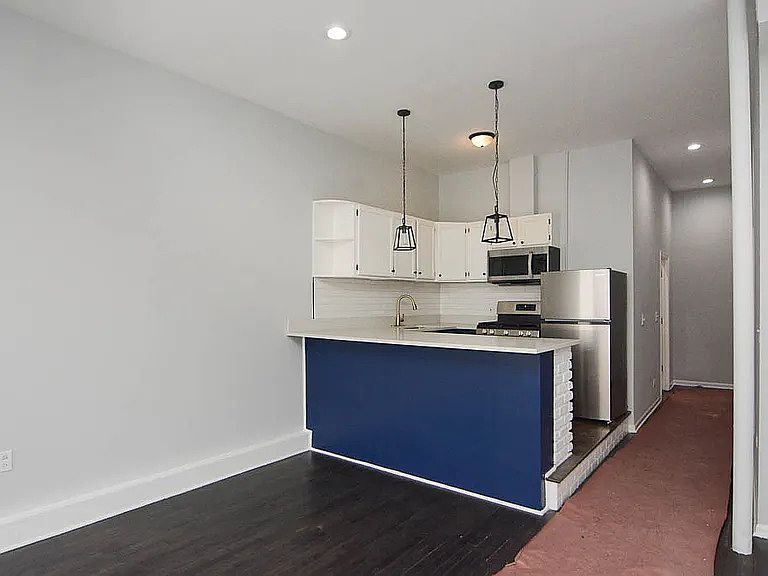 1st image of 4324 N Milwaukee Ave #1R