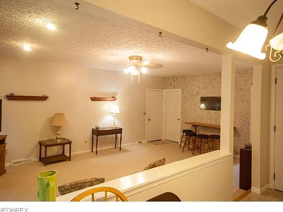 4th image of 26959 Greenbrooke Dr