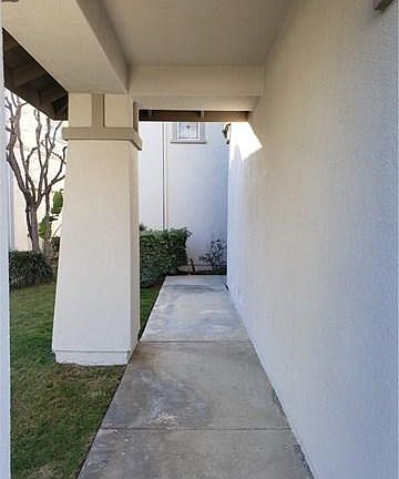 3rd image of 15 Niblick Ln