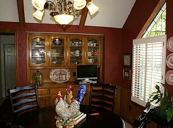 5th image of 1556 Faringdon Dr
