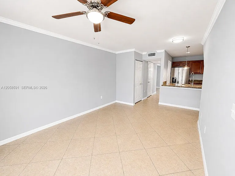 1000 Palm Trl #10 — Photo 7