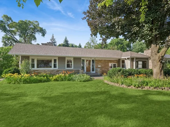 1211 James St, Geneva, IL 60134
