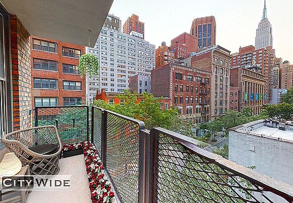 4th image of 165 E 35th St APT 11C