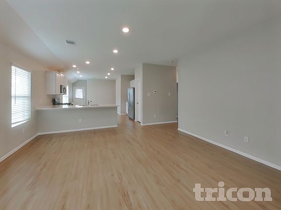 3rd image of 1911 Ballesteros St