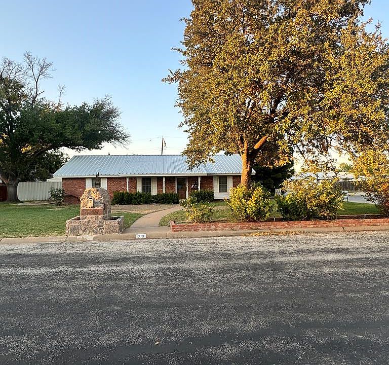 1st image of 710 State Court Dr