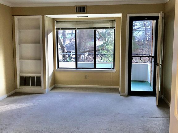 5th image of 1030 N Harrison Ave APT 301