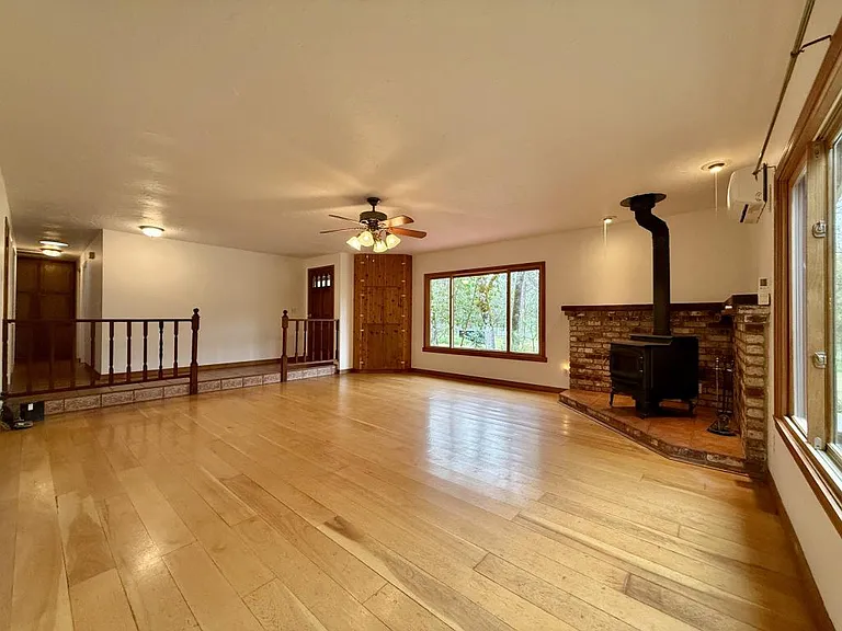 9042 Monument Dr — Photo 5